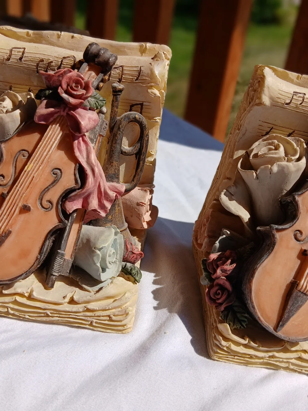 2 Handpainted Music Themed Bookemds & Matching Working Clock